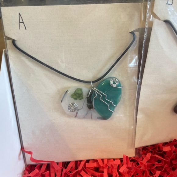 Handmade necklaces - Picture 2 of 5